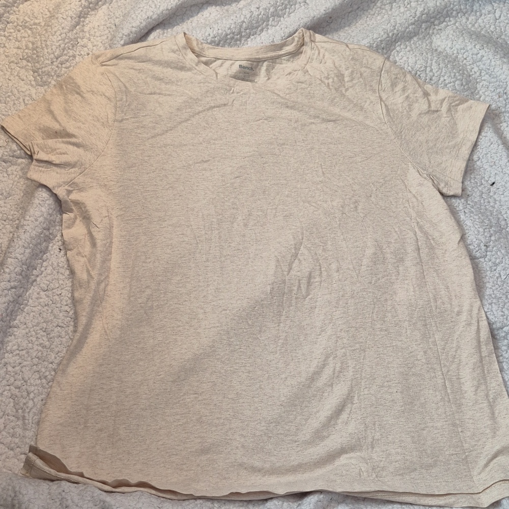 XL: Bench Off White T-Shirt